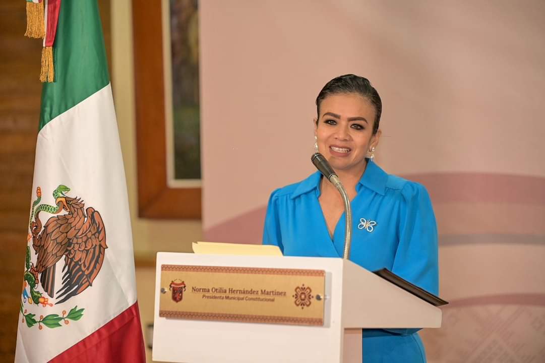 Lanzan presidenta Norma Otilia Hernández tarjeta de descuentos