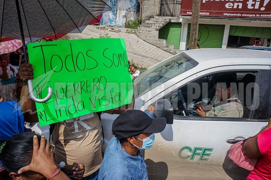 Vecinos de 7 colonias retienen a trabajadores de la CFE para exigir la ...