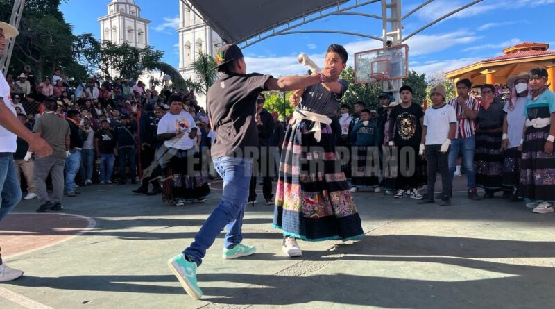 Reciben la Cuaresma y la temporada de cosecha en Zitlala con las tradicionales peleas de los Xochimilcas