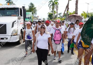 Protestan en Acapulco integrantes del Frente Democratico Guerrerense