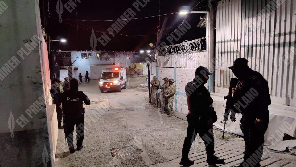 Balean a dos hombres dentro de un bar de Acapulco - En Primer Plano