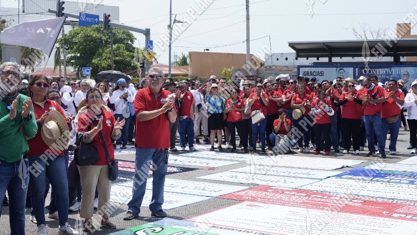 Marchan por el Día del Trabajo en Acapulco y exigen justicia para Marco ...