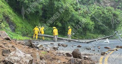 Deslizamiento de rocas y tierra por lluvias en Acapulco