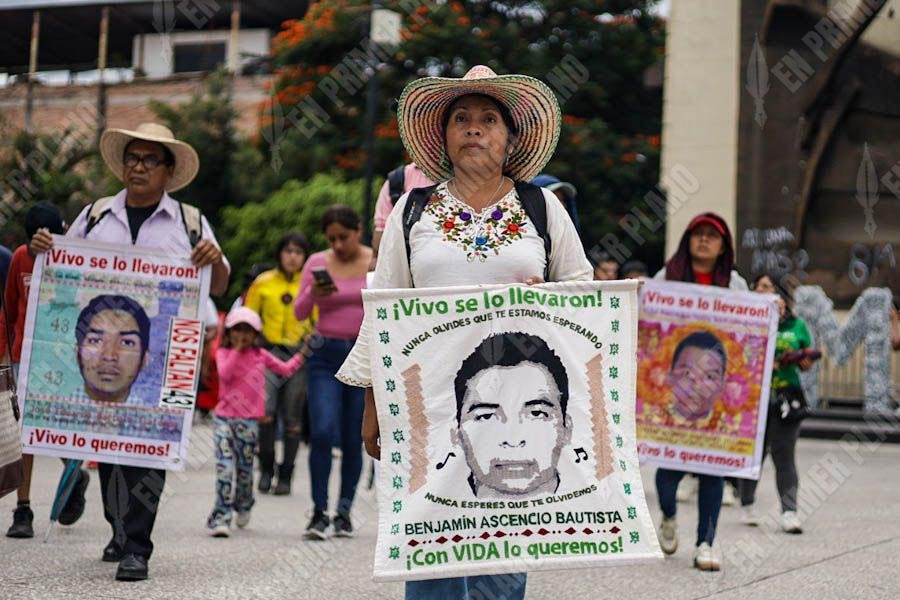 Piden madres y padres de los 43 seguir acompañándolos hasta saber la ...