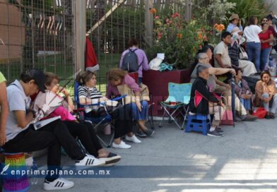 Exigen jubilados destitución de funcionarios del ISSSPEG por falta de pagos