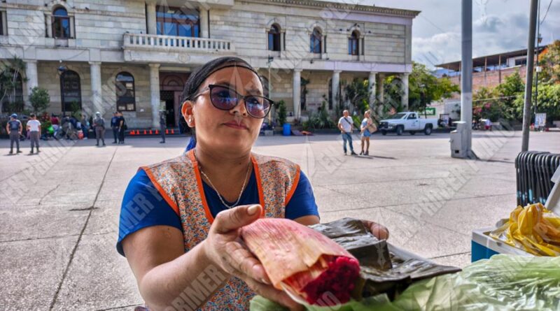 Tamales, una tradición que sostiene a una familia en Chilpancingo