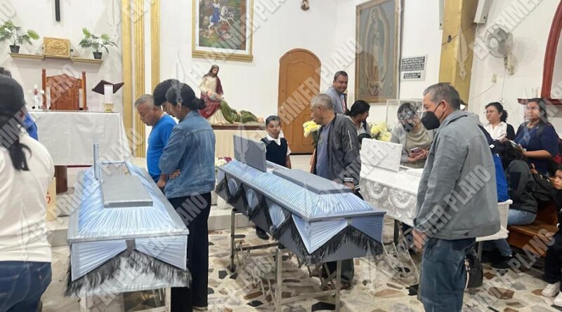 Trasladan a Coyuca de Catalán a familia fallecida en incendio para sepultarlos