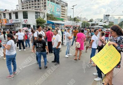Protestan docentes en la Costera de Acapulco por más de cuatro horas