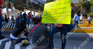 Protestan cetegistas en Palo Blanco para exigir pagos