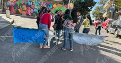 Protestan en Chilpancingo padres de un jardín de niños, piden reconstruir la escuela