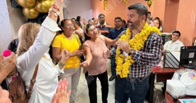 Entre pastel y mariachi, se despide el director de RH del hospital Donato G. Alarcón