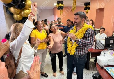 Entre pastel y mariachi, se despide el director de RH del hospital Donato G. Alarcón