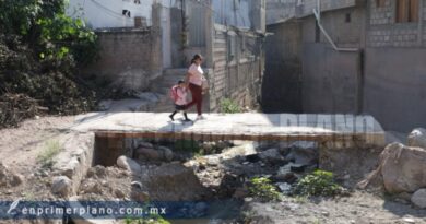 Por colapso de drenaje se enferman 22 menores de jardín de niños en la capital, denuncian