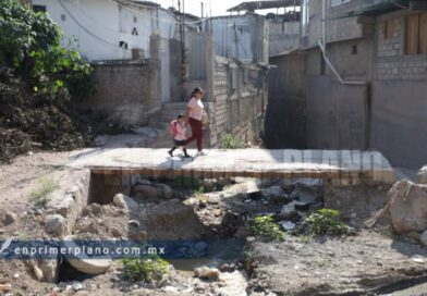 Por colapso de drenaje se enferman 22 menores de jardín de niños en la capital, denuncian