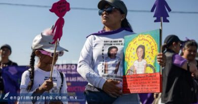 Marcha por primera vez en el 8M en Chilpancingo la mamá de Ayelín