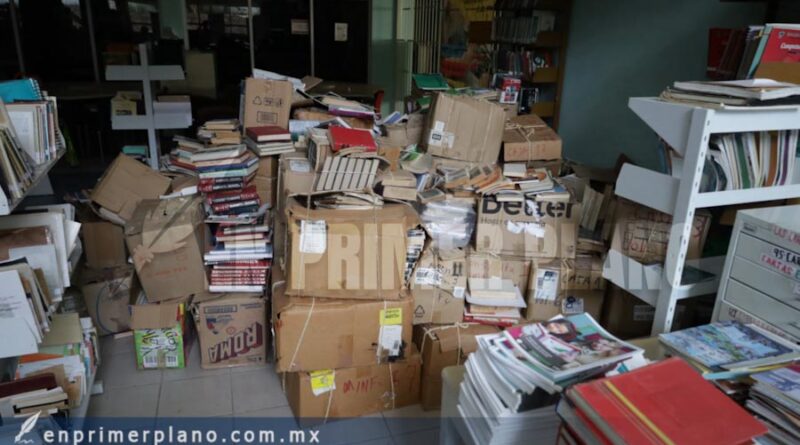 Se perdieron con “John” más de 7 mil libros en la biblioteca pública estatal
