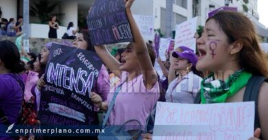 Exigen a autoridades en movilización por el 8M en Acapulco no simular marchas