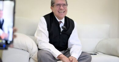 Asegura Ricardo Monreal que Félix no se irá de Morena