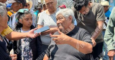 Bloquean adultos mayores afuera del IGATIPAM, exigen pensión