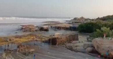 Mar de fondo daña enramadas en playa Azul