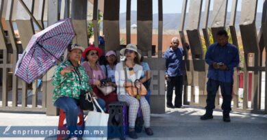 Protestan jubilados en Palacio de Gobierno, exigen pago de prestaciones