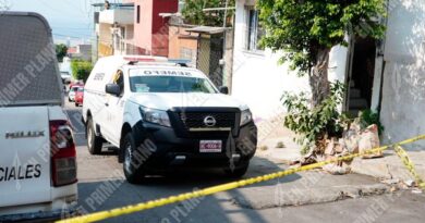 Hallan un cadáver putrefacto dentro de un vehículo en La Laja