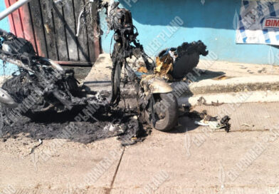 Incendian dos motonetas en Acapulco