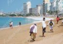 Limpian playas prestadores de servicios de cara al Tianguis Turístico