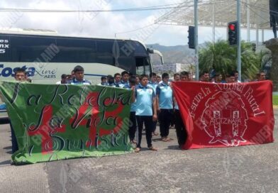 Normalistas de Ayotzinapa piden no ser señalados como delincuentes