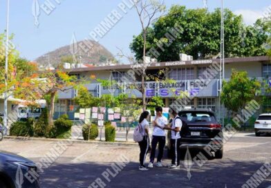 Inician paro alumnos de Educación Física; exigen computadoras