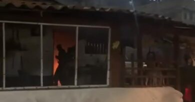 Provoca fuga de gas incendio en los Barrios Históricos; dos adultos mayores heridos
