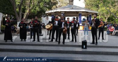 Se unen mariachis de Chilpancingo en colecta musical para apoyar a compañero accidentado