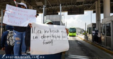 Toman normalistas de la Montaña la caseta de Palo Blanco; exigen plazas