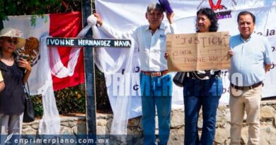 Protestan empleados de la Uagro por falta de resultados en investigación de atentado