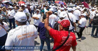 Irrumpe CETEG en mitin de SNTE y toma el templete en Chilpancingo