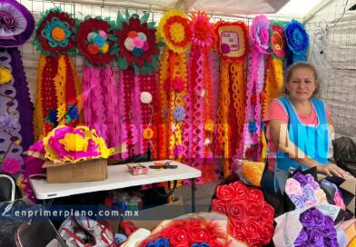 Alistan comerciantes las coloridas cortinas para el Día de las Madres