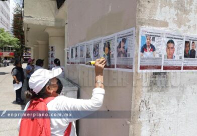 Pegan fichas madres buscadoras en Chilpancingo; gobierno niega crisis de desapariciones, denuncian