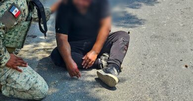 Un choque contra convoy militar expone cargamento de droga en Iguala