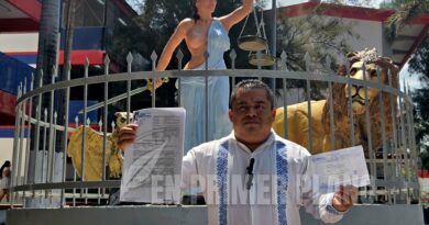 Inicia huelga de hambre catedrático de la Uagro; denuncia que el rector lo quiere “mandar a matar”
