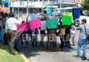 Toman vecinos oficinas y bloquean la Costera para exigir obras