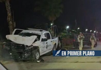 Choca automóvil con una patrulla estatal y deja cuatro heridos en Acapulco