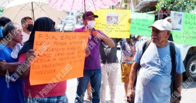 Protestan comerciantes para pedir liberación de “La Jaki” en Acapulco