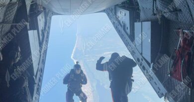 Realizan examen soldados del FERI para ser paracaidistas de la GN en Acapulco