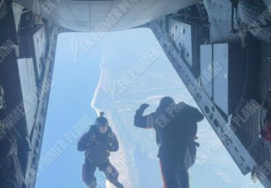 Realizan examen soldados del FERI para ser paracaidistas de la GN en Acapulco