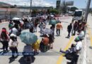 Cierran docentes de prepas populares la Autopista del Sol; exigen regularización
