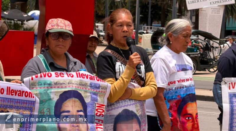 Cerca de cumplirse 12 años del caso Ayotzinapa; María Concepción reconstruye el último abrazo de su hijo