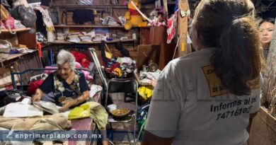 Pide una mujer ayuda para sepultar a su hija que estuvo en Semefo dos años