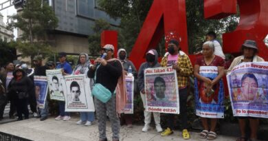 Rechaza Ayotzinapa acusación de que dos alumnos preparaban mil bomba para CNTE