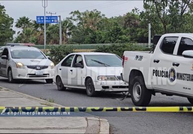Cuatro hombres asesinados, tres de ellos decapitados fueron dejados en un vehículo a un costado del Congreso local