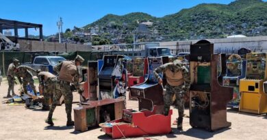 Destruye Semar 106 máquinas tragamonedas en Acapulco